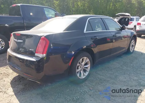 2015 Chrysler 300 Limited z USA, uszkodzony, nr VIN 2C3CCAAG1FH742910